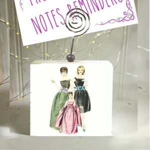 Photo Stand Clip Retro 1960 fashion sewing pattern